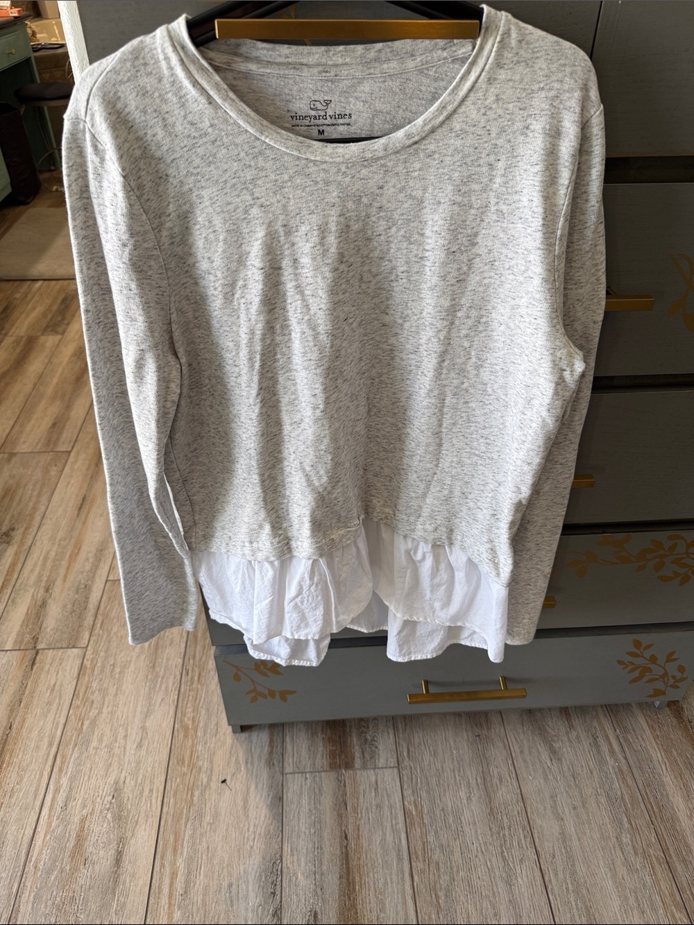 Vineyard Vines Light Heather Gray Pullover Sweatshirt with White Ruffle Hem